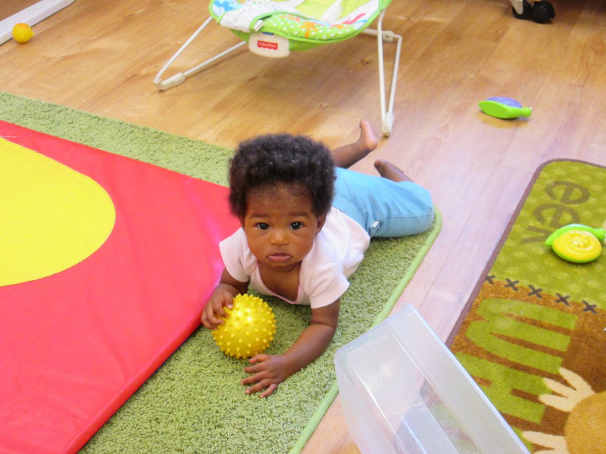 ChildcareNetwk's tweet photo. The Bright Baby Class at Childcare Network #236 is loving tummy time! #InfantProgram #Childcare https://t.co/ytqOby3Ibu https://t.co/hRcpTNAX9M
