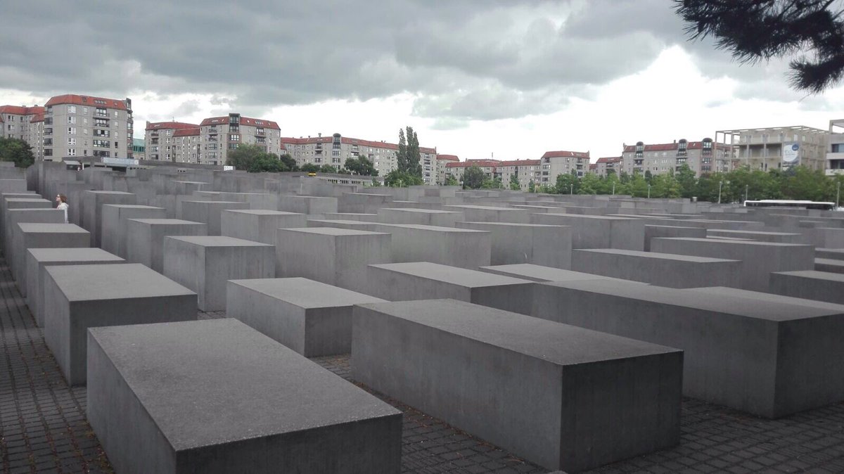 MaristesRubi's tweet photo. #Berlin fa pensar. #finaldecurs #btx1 https://t.co/XOF4AalplU