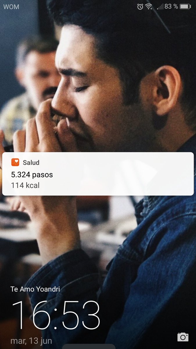 Como cuando pones a tu bebé de fondo de bloqueo + que lo amas 😍😍😍😍