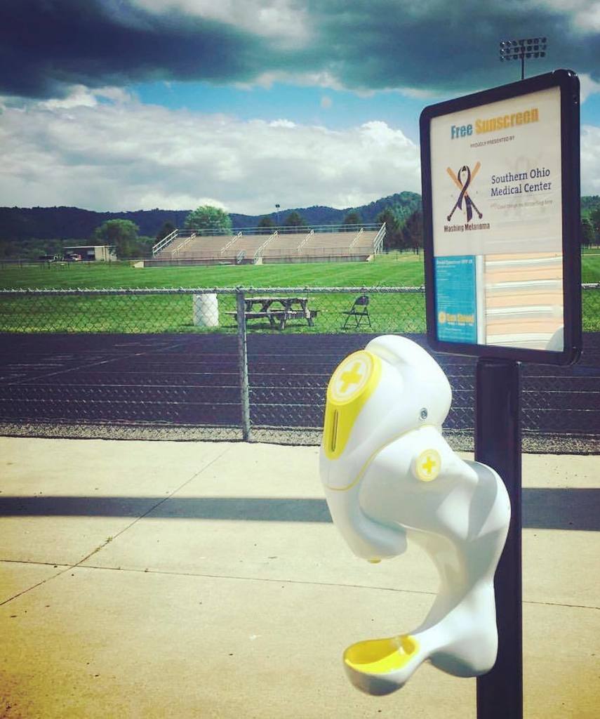 TheSunShield's tweet photo. 📷#FanPic: 🙌Thank you to our 💛#SPFbff's @mashingmelanoma for this awesome pic! 
Did you know you can get a 🔥#SunBur… https://t.co/WTo3cbHfnI https://t.co/wTnQYWq6zQ