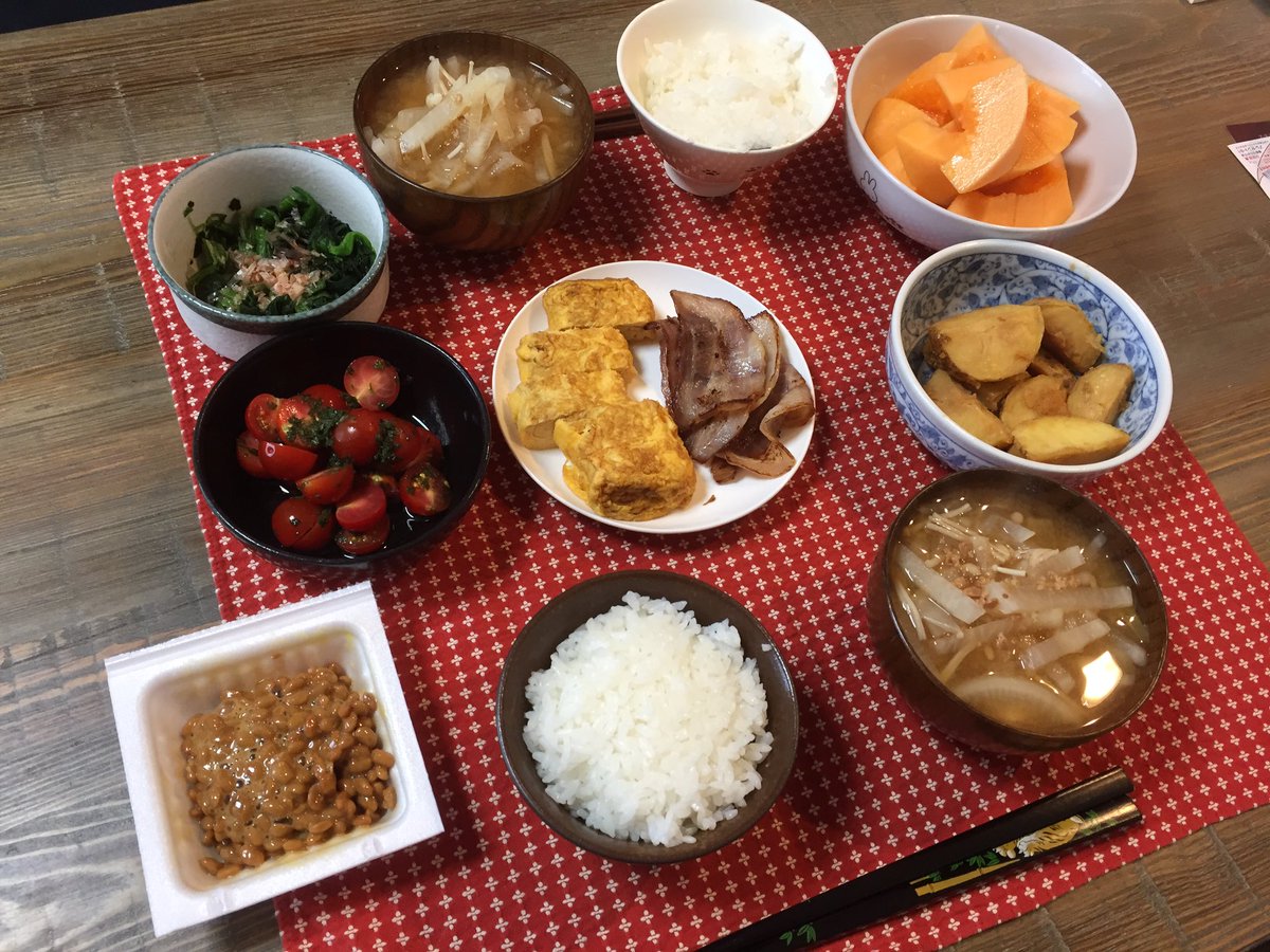 サブ4 私の朝食はご飯 お味噌 自家製味噌 卵焼き ベーコン 手作り青じそドレッシングのトマト和え ジャガイモの煮っころがし ホウレンソウのお浸し そして茨城県民なので納豆 今が旬のクインシーメロンです Ohayomorning 私の朝食 T Co サブ4 私の朝食はご飯 お味噌 自家製味噌 卵焼き ベーコン 手作り青じそドレッシングのトマト和え ジャガイモの煮っころがし ホウレンソウのお浸し そして茨城県民なので納豆 今が旬のクインシーメロンです Ohayomorning 私の朝食 T Co