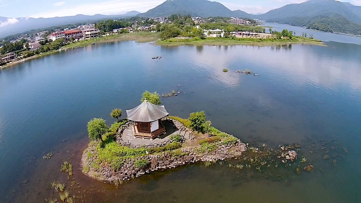 koishikawa302's tweet photo. 空撮 / 河口湖 六角堂 https://t.co/3MFPDn91XQ #HexagonalBuilding #Phantom2vision+ #富士山 #MtFuji #LakeKawaguchi #ドローン #drone https://t.co/pAHWTOEaza