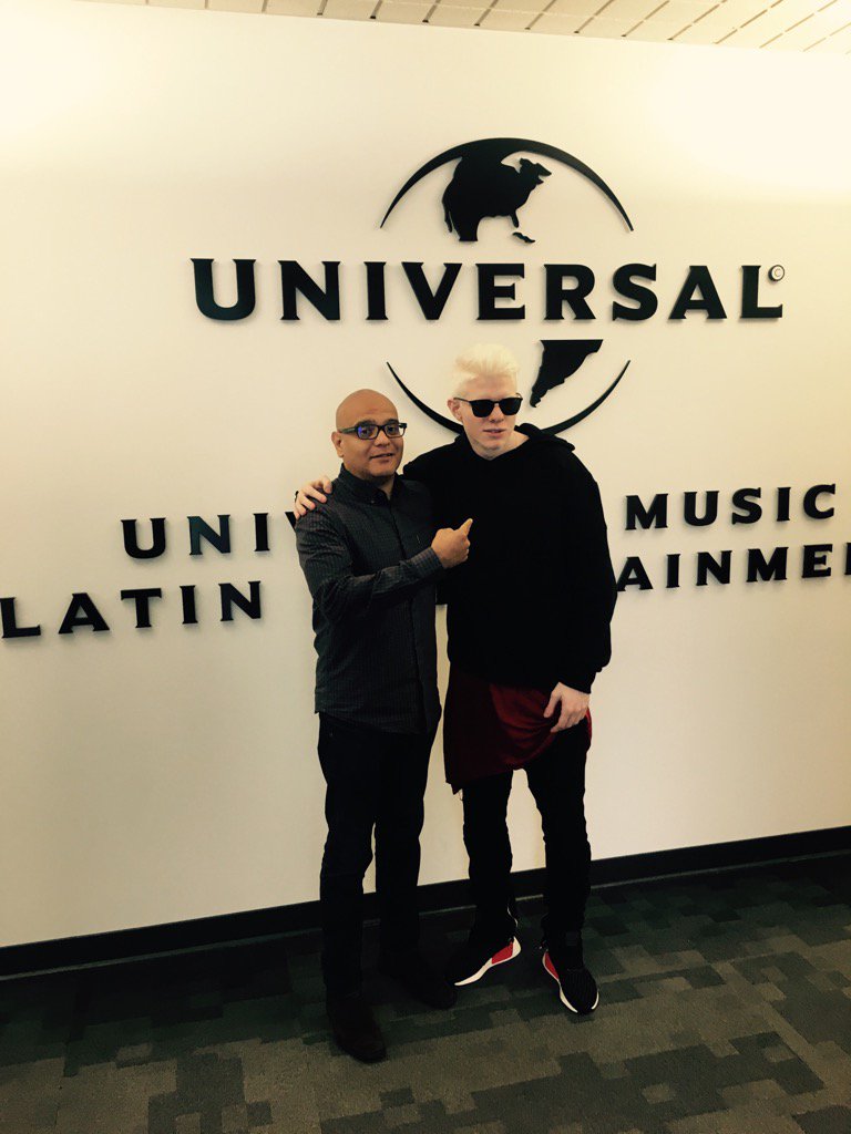 What a honor meeting my label President Luis Estrada <a href="/bulbozoom/">Luis Estrada</a> <a href="/Aftercluvdlab/">Aftercluv Dancelab</a>! Thank you for the opportunity 🙏