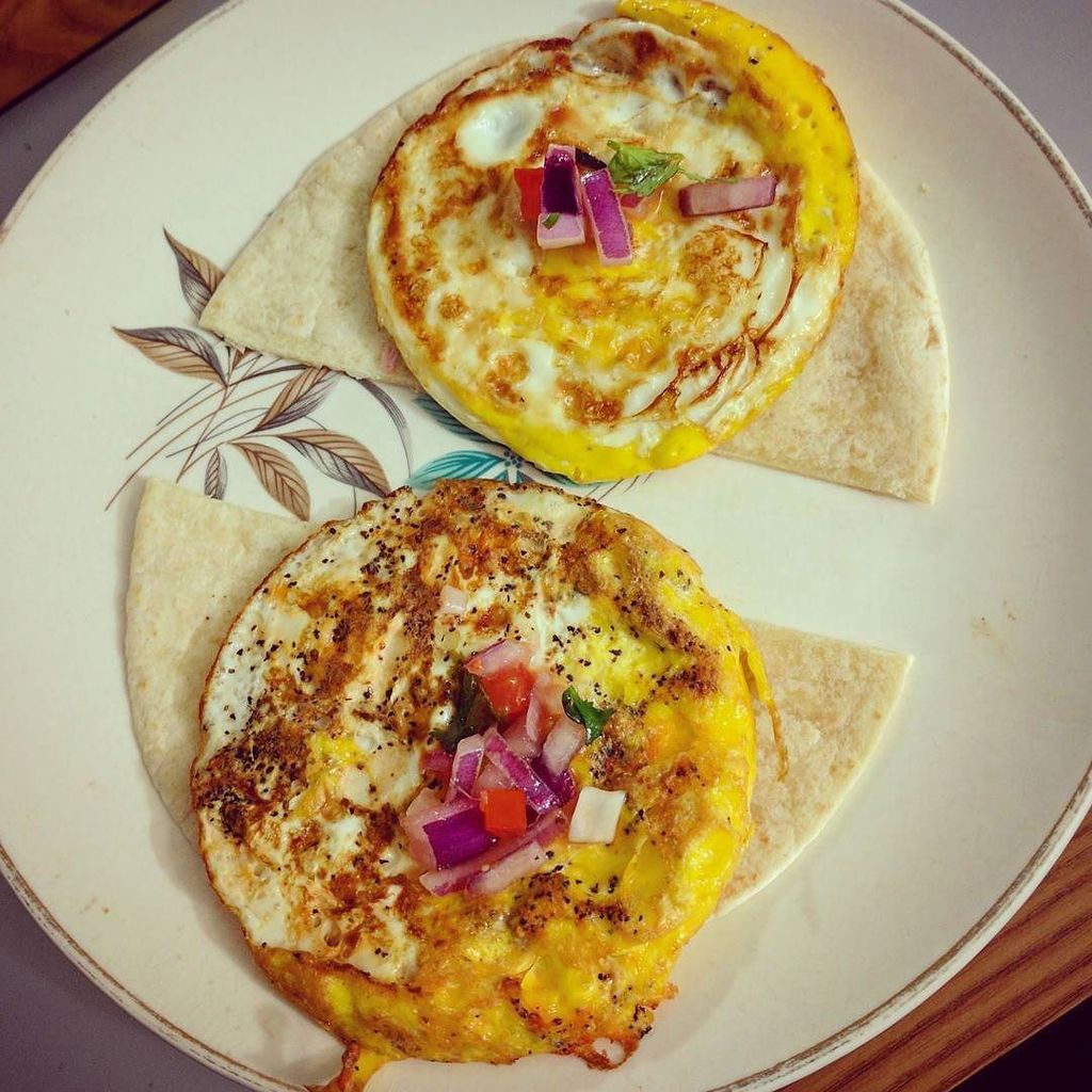 CBVJN's tweet image. Eggs always make a great quick meal! #FriedEggs #CookingExperiments