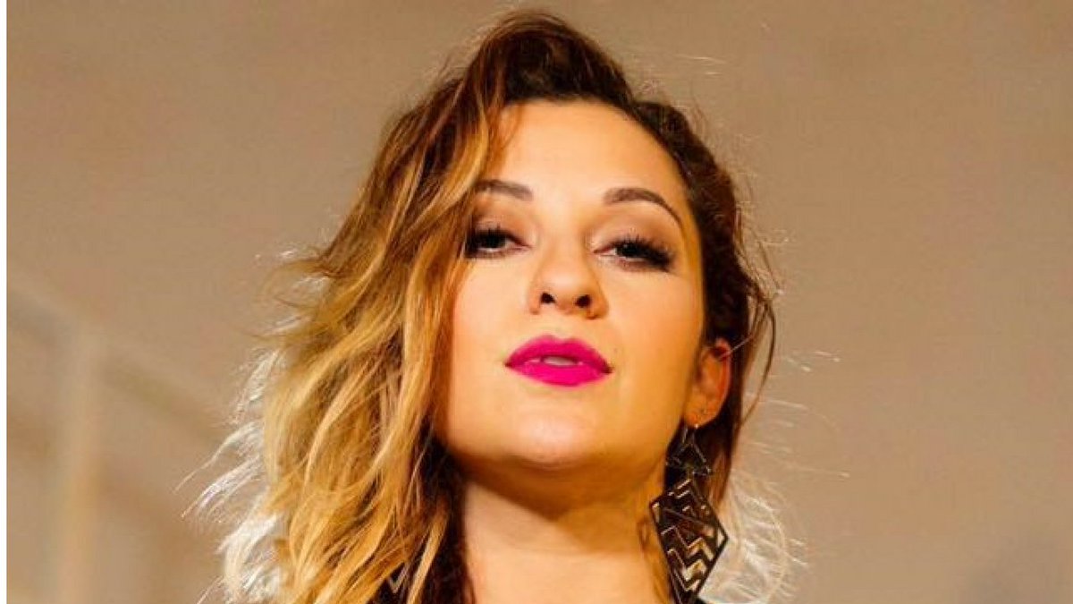brasshall's tweet photo. ANNOUNCEMENT: @ClarissaSerna LIVE in Downtown Marble Falls at @BrassHall on Friday, July 14th. Click for Tickets: (https://t.co/Ih3qmaOsxK) https://t.co/hzq9kU8TrW