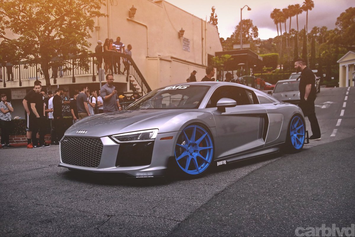 CARBLVD's tweet photo. @clydescars rollin into #SunsetGT
#Audi #R8 #V10 https://t.co/dZXer8lxC4