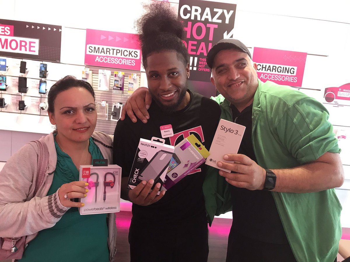 omtaylor_1992's tweet photo. Way to go bro! #ProblemSolved #WinningMindset #SmartPick #SmartPack #Beats🎧@ElmerCaroM1 @TMobile @FahimAbidM1 @MobileOneLLC https://t.co/C9scC2O7lH