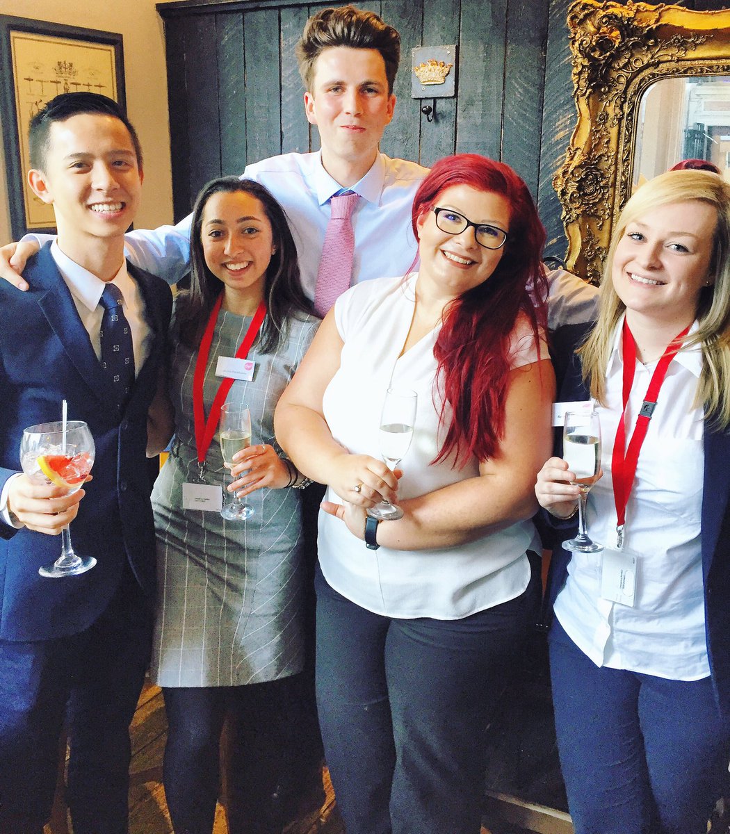 jeneeks's tweet image. One picture says it all..could not have asked for a better team. So excited for the next 2 weeks ahead! #bebettertogether @DWF_Graduate 🌟☺️