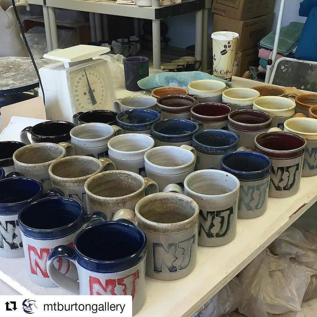 justjerseygoods's tweet photo. New mugs are acomin' from @19thst.potter this weekend!
#pottery #mug #njmade #njartists #njlocal #supportlocalar… https://t.co/kdt4Cl32Nd https://t.co/sJYIEH1SxC