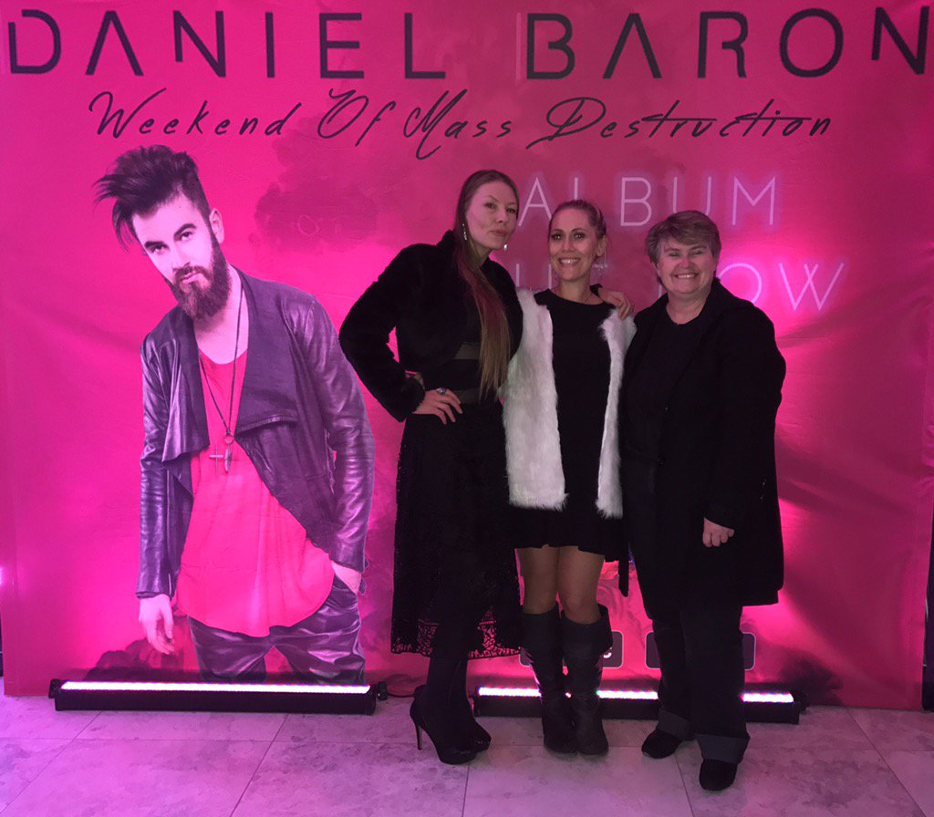 Me &amp; the girls at a fantastic album launch! <a href="/DanielBaronSA/">Daniel Baron</a> <a href="/ElBroide/">El Broide</a> <a href="/collettdawson/">Collett Dawson</a> #WeekendOfMassDestruction