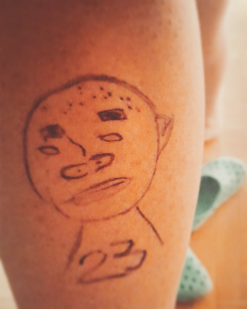 BarbarieAbsolut's tweet photo. #NewTatoo #Jordan23 #ink #loveforink https://t.co/0KJPi2NeAe