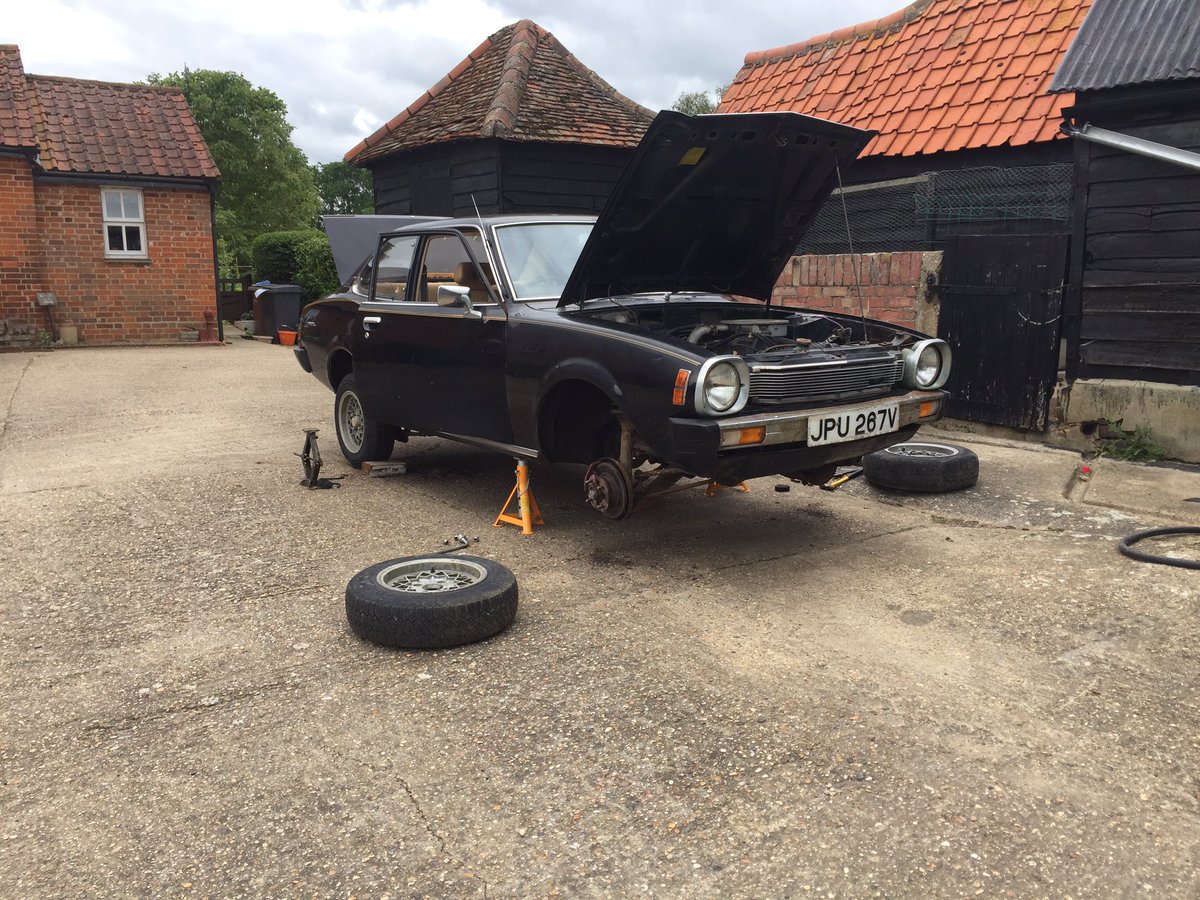 MattMetson's tweet photo. Two classics dragged out of the same shed recently. Both now running... sort of. https://t.co/9SZYG19mJw