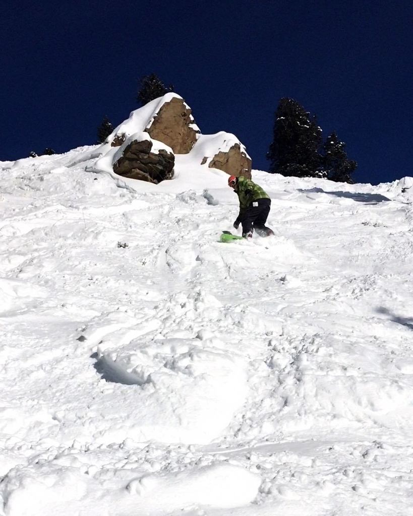 elevatedlocals's tweet photo. past Christmas presents
the giant @sunvalley 12/15
#snowboarding #sunvalley #idahome #idaho#elevatedlocals #ridet… https://t.co/hW6ytfNdez https://t.co/Ln1vrHRfcB