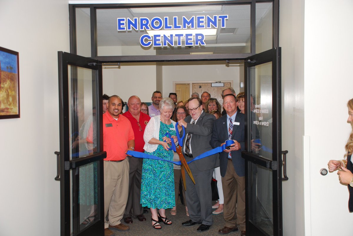 MCCKansasCity's tweet photo. Ribbon-cutting today! Stop in & enroll for Fall in newly renovated #MCCBlueRiver Enrollment Ctr! https://t.co/9FZPubgNRi.enroll #BeMoreAtMCC https://t.co/WYvn7uiLmn