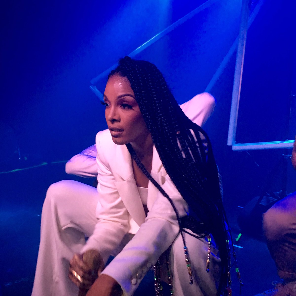 musique_163's tweet photo. @DawnRichard smashed that stage tonight and gave us that DIDDY-DIRTY MONEY shit!!! #londawn #OsloLondon #LastTrainToParis https://t.co/RSJeUq3m0Q