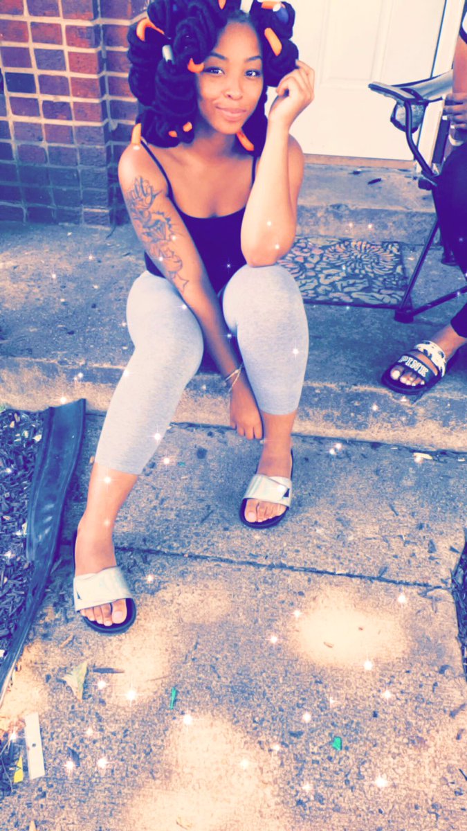 SignedMariam's tweet photo. Cool lil day in the neighborhood 💕 https://t.co/yDRx2YM0LU