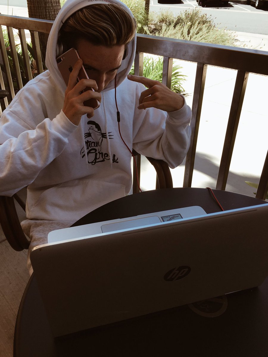 itsethangrey_'s tweet photo. 📞🖊🔥 https://t.co/qf1gpXakSK