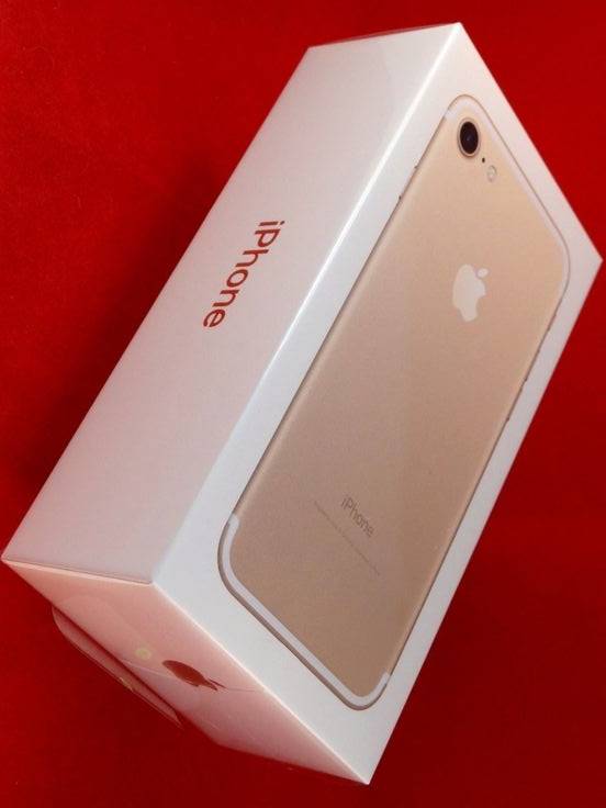 tickectmaster1's tweet photo. Buy new unlock iphone 7+ with apple smart watch
Email: abudiemmanuel@gmail.com 
Price $550
Location Alaska, USA https://t.co/xoy7fgyBc2