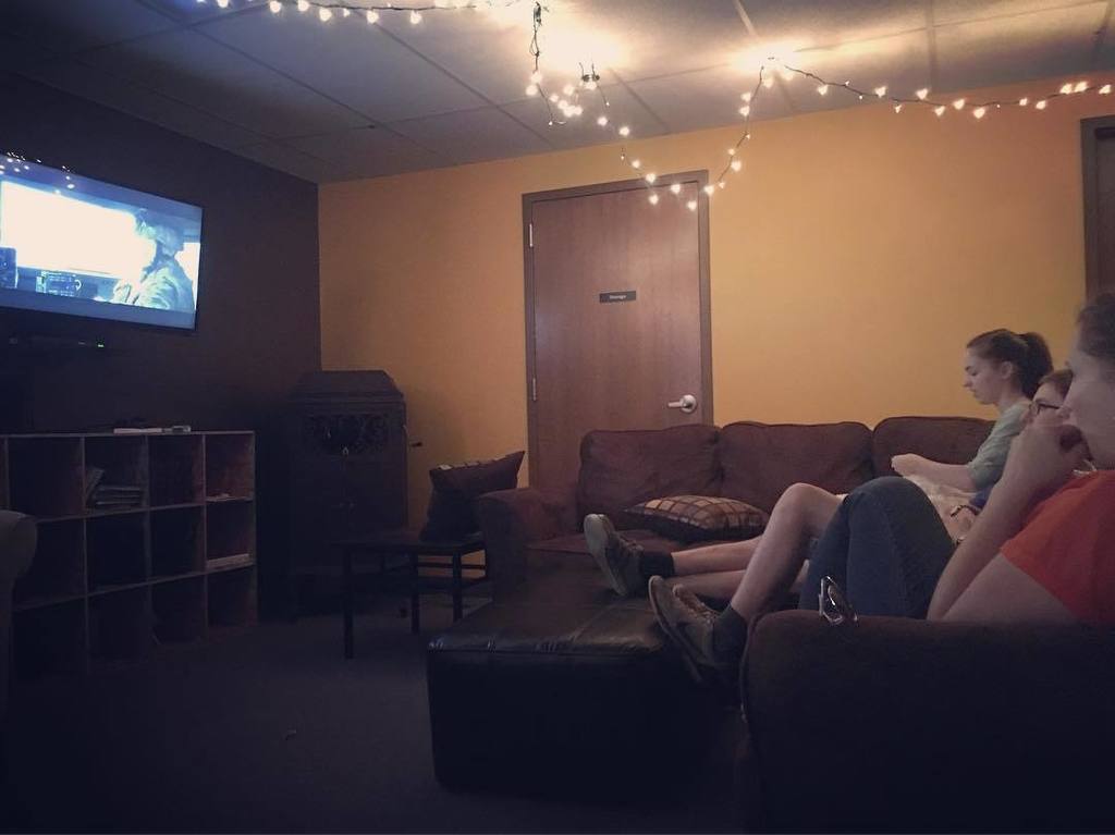 fpcrw's tweet photo. Cuddled up waiting on the pizza from @godfatherspizza watching a little #MCU #GA2M https://t.co/ouhRyA0bXv https://t.co/YKlYkVkBkE