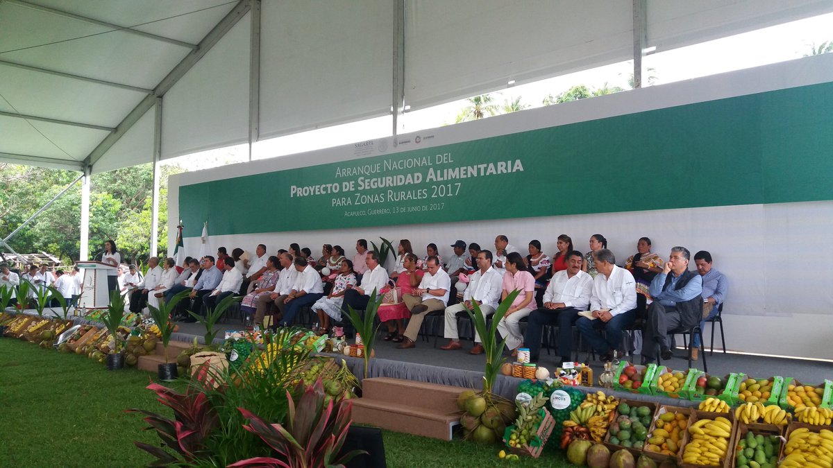 dianesaldivar's tweet photo. Arranque Nacional del Proyecto de Seguridad Alimentaria para Zonas Rurales 2017 @paulinaescobedo @sotobaquero @PESAMEXICO https://t.co/Pjp4iPdSfE
