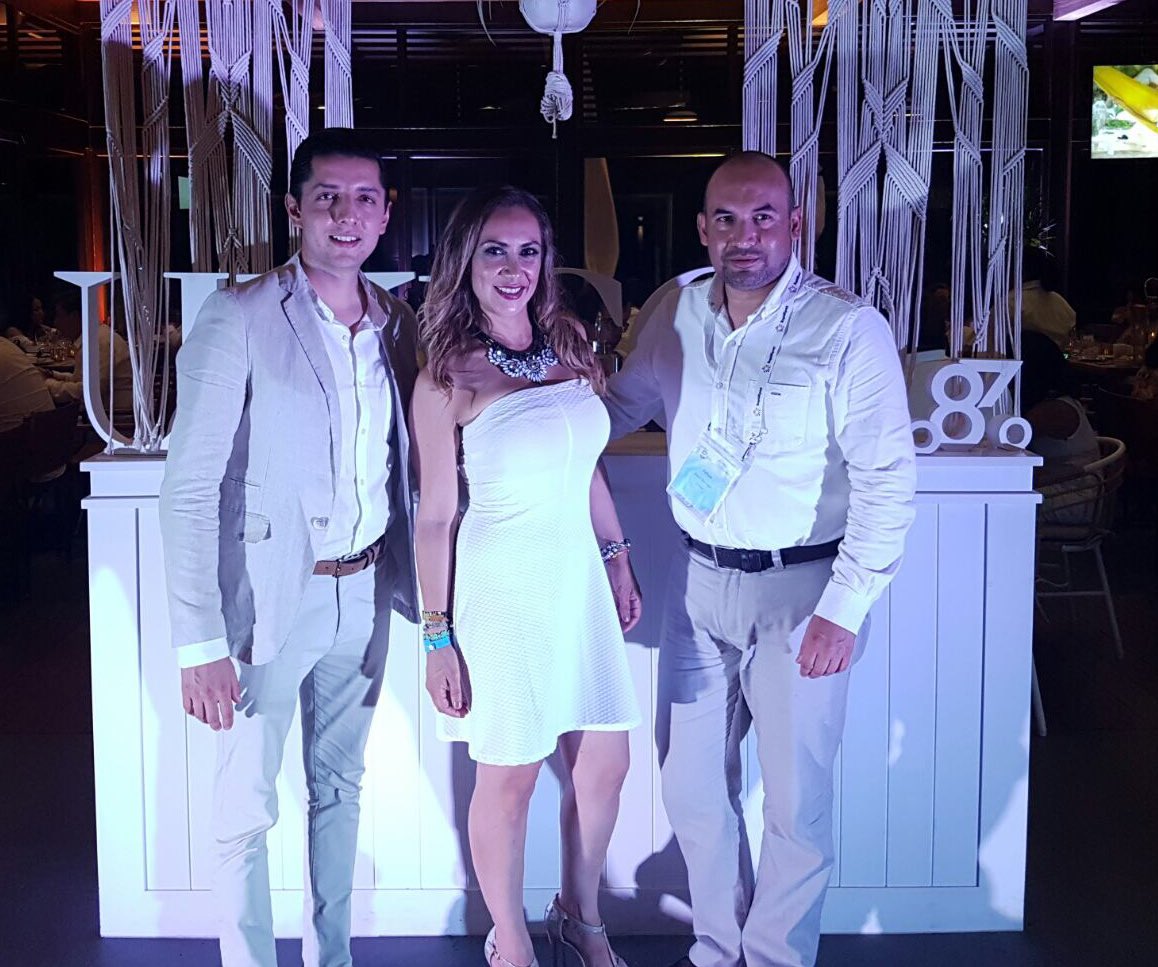 lupita_roblesmx's tweet photo. En #RivieraMaya para participar en #mpRM2017 #eventos #protocolo https://t.co/CvEf3cYwdi