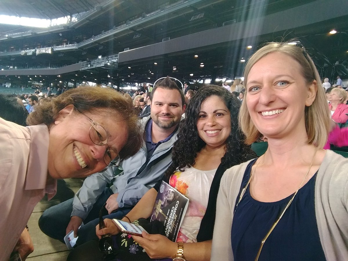 sarajojones's tweet photo. Congratulations Daviel from your proud family! #uwbgrad17 https://t.co/Imowl0jx17