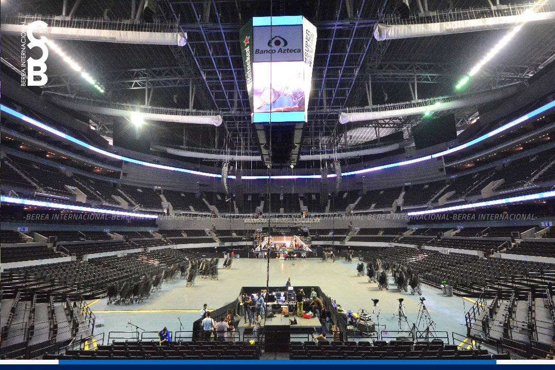 BereaInter's tweet photo. Gran faena por preparativos en la Arena CDMX.

#LLDM
#GiraUniversal2017 https://t.co/6xHUv0bzdW