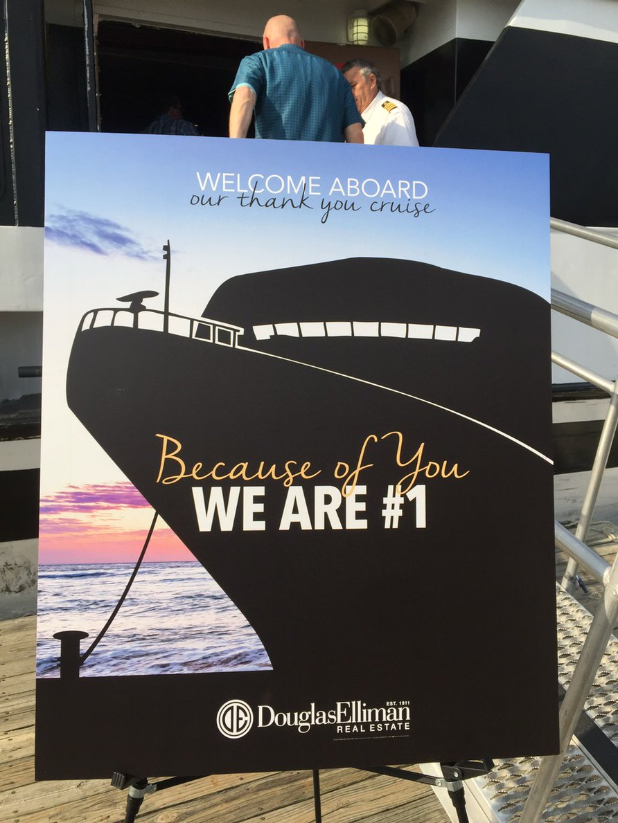 RealtorMindyMG's tweet photo. On the boat #LadyLiberty with #DouglasElliman Top Producers https://t.co/Cv3N3lR3Ii