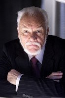 RocioZamarroniF's tweet photo. #FelizCumple #MalcolmMcDowell #13june2017 #13Junio #AClockworkOrange #NaranjaMecanica #StanleyKubrick #Cine #Kubrick #Espectaculos 🎁🎉🎉🎉🎂 https://t.co/EcwPV6MOds
