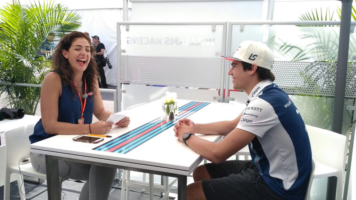 giselle_zm's tweet image. El piloto local @lance_stroll fue la víctima del #passgame de @F1LatinAmerica en Canadá 🇨🇦 youtu.be/oLOazZm89WU 👈🏼aquí para verlo