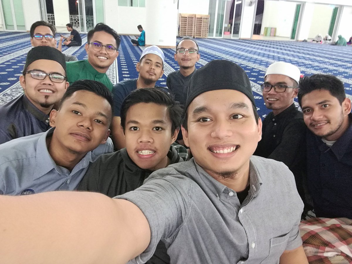 asrul___'s tweet photo. Jumpa lagi. Maaf salah silap. Sahabat TillJannah #DonePresentation #Done4TahunUSiM #DoneSemuaPengalaman #DoneJumpaOrgMunafikPelik2 https://t.co/GGx7hAVS6f