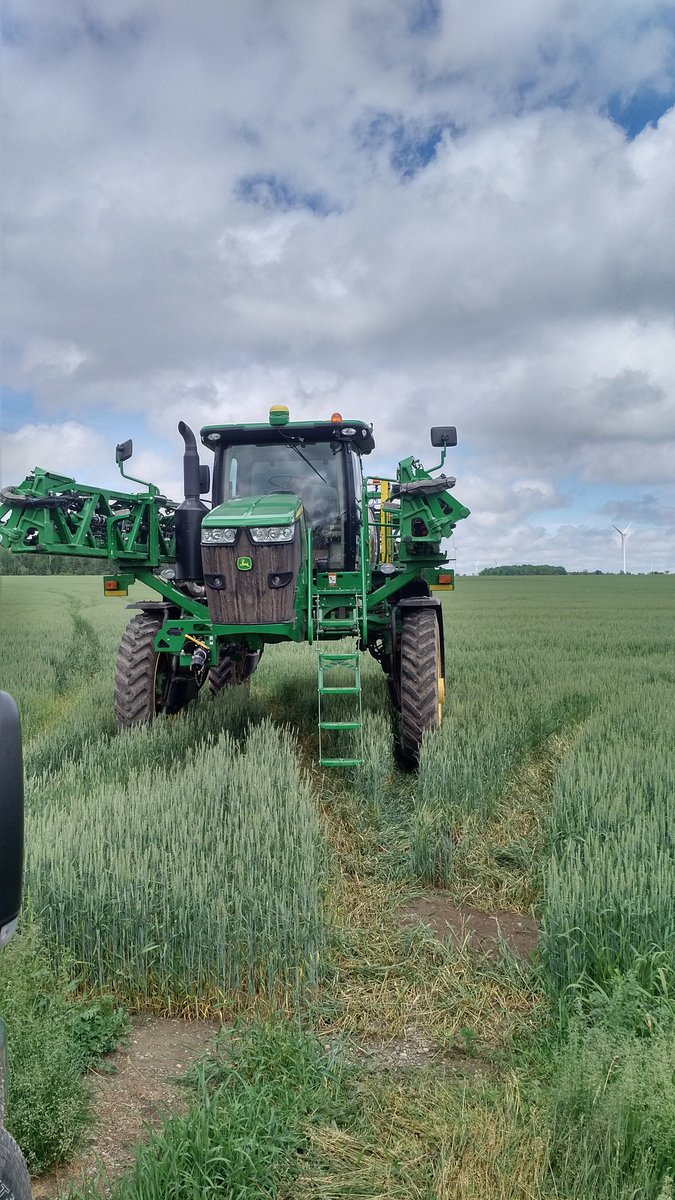 Shawridgefarm's tweet photo. Kudos to @PremierEquip1 for keeping us rolling with a backup unit when the elect gremlins take down our main sprayer! #greatsupportmatters https://t.co/pJZUKuj1Ej