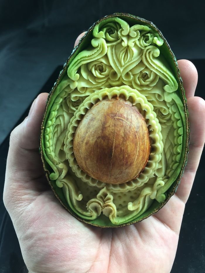 stevesilberman's tweet photo. Hand-carved avocado by Daniele Barresi. https://t.co/dfGXG0jYRi https://t.co/bAba2XRQ0M