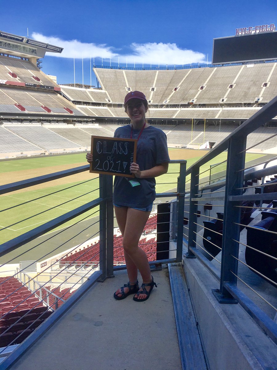 lexim98's tweet image. Just me enjoying some of aggieland's finest photo ops☺️ here's to the next 4 years !