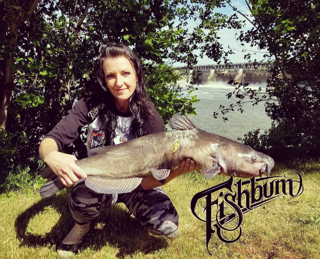 Catfishing today! #fishbum <a href="/FISHBUMstore/">FISHBUM Outfitters</a> #fishergirl
