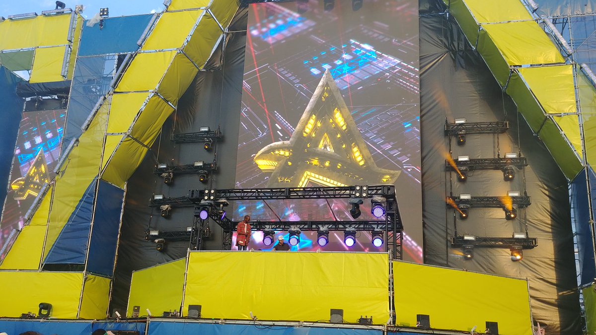 Afrojack_Chi tweet picture