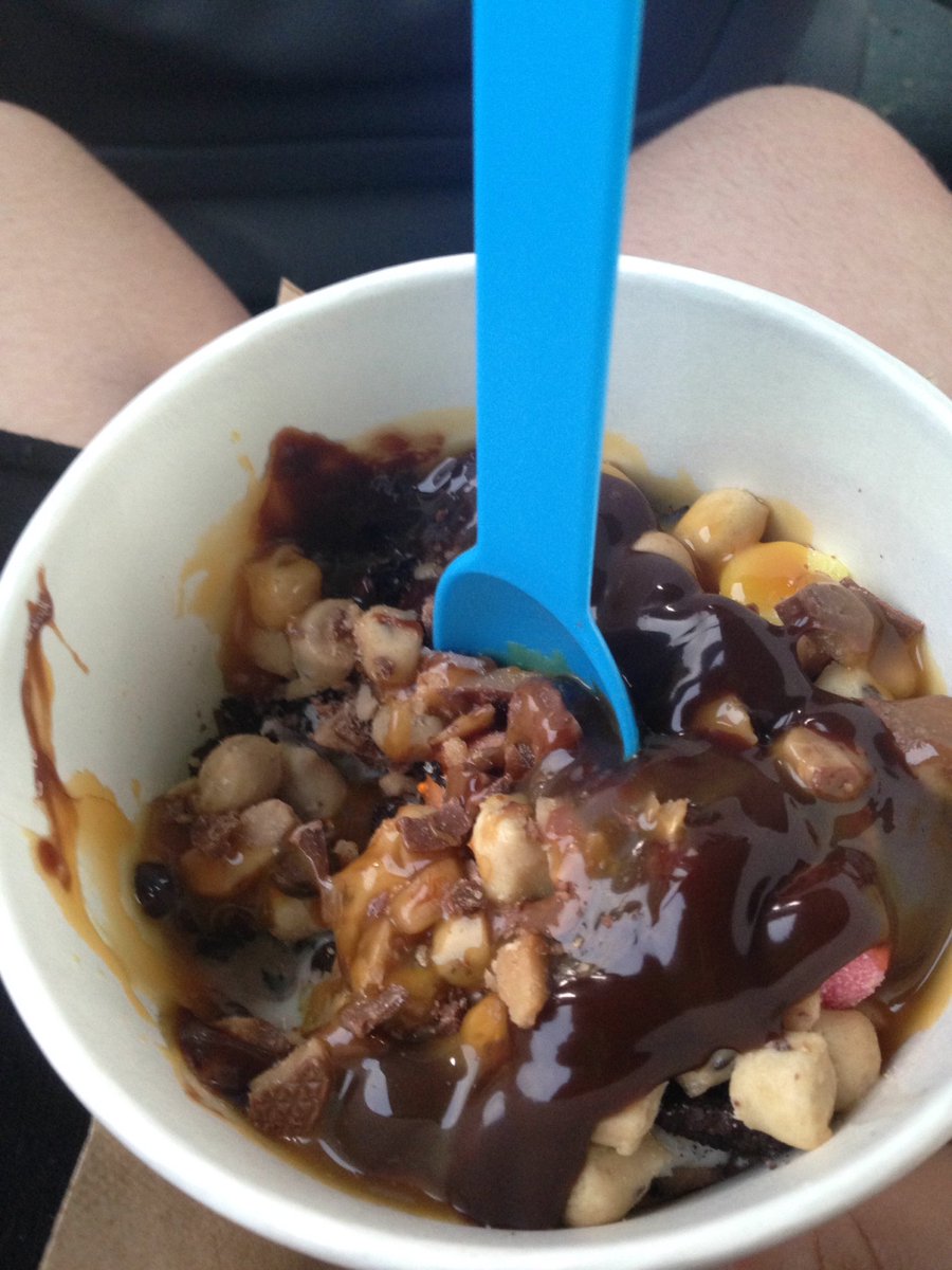 DerpyCryBaby's tweet photo. @YOLICKITY Thanks for the froyo! 😋 https://t.co/JtuZlU1pH3