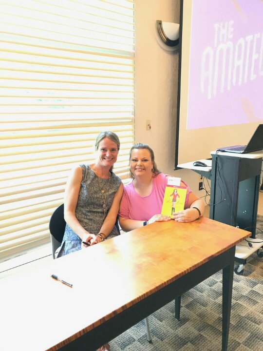 lori_ramsey's tweet photo. @sarabooks met THE @saracshepard today!  She is totally awesome!  I'm a little late joining the #PLL game, but I'm diving in! https://t.co/vt53uVlRns
