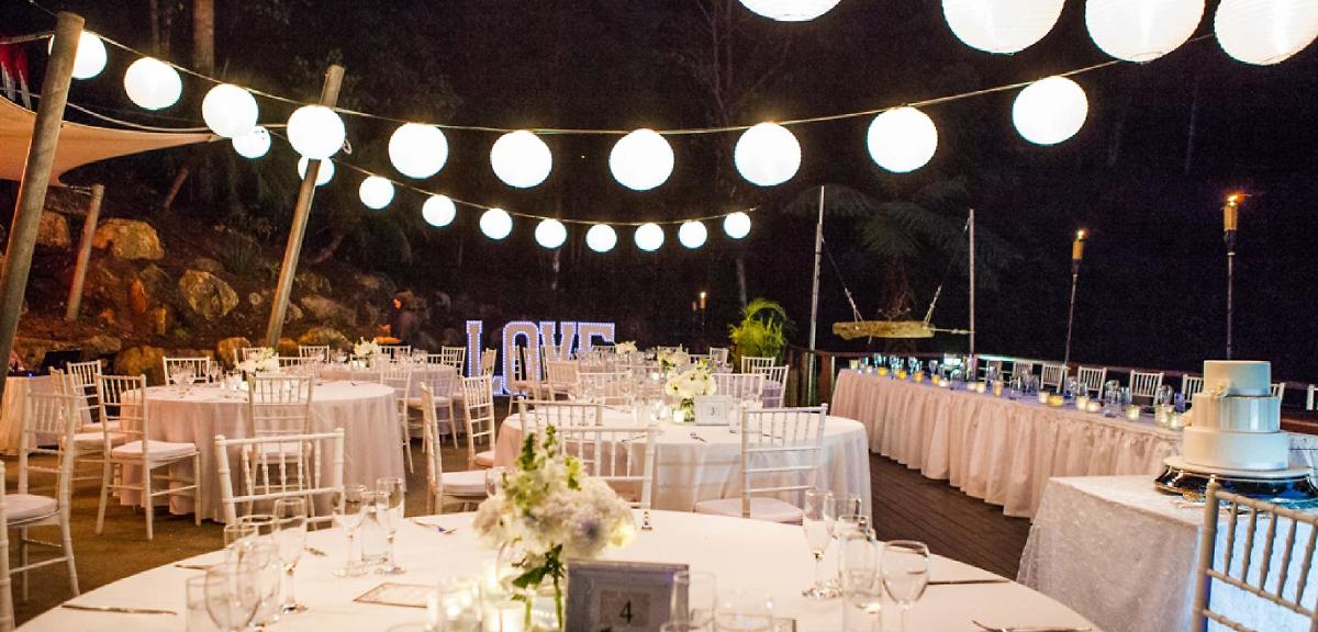 PartyMoodbyAnne's tweet photo. Sometimes, less is more. https://t.co/eYKvqCdDoZ https://t.co/cCWvqmtdUN