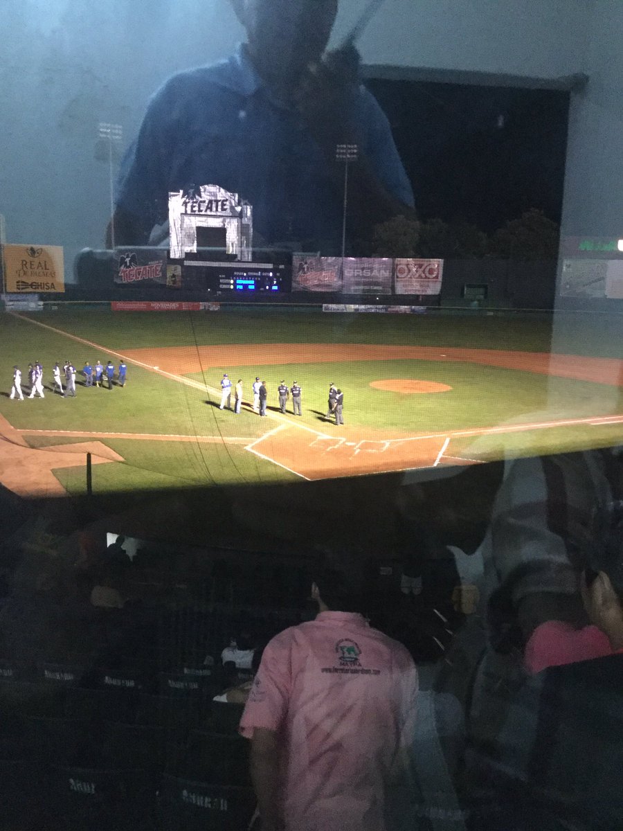 hiramberman's tweet photo. El juego ya no se puede reanudar el día de hoy, mañana continúa a las 17:00 horas y al concluir se jugara uno de 7 entradas @TVTenlinea https://t.co/9mVb0DTY6z