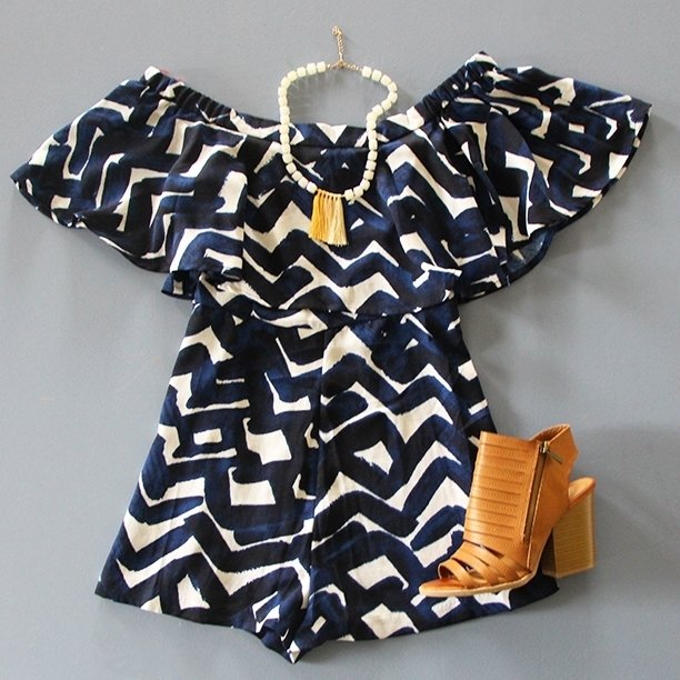 ShopEntourage's tweet photo. Classy and sassy! This outfit has your name written ALL over it! #SHOP NOW: https://t.co/RslxSyUCAh #ShopEntourage https://t.co/dz71vX08Te