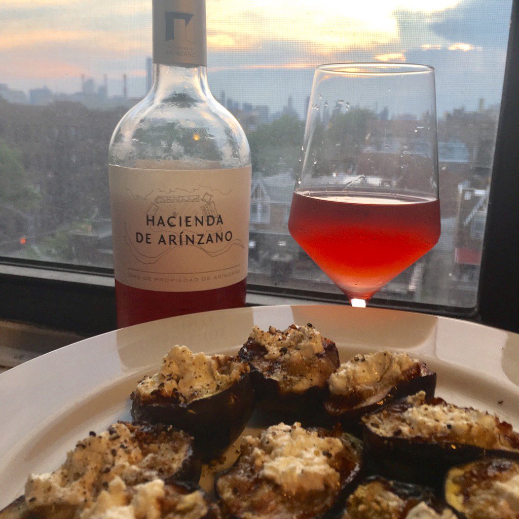 Ready for final (for now) #WineStudio with @Arinzano_US Hacienda de Rosé paired w grilled figs & 4-pepper goat cheese