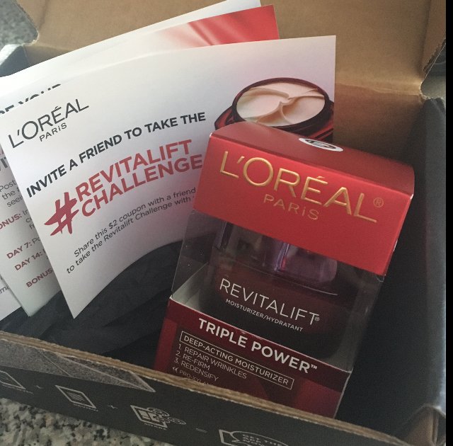 ShelSabo's tweet photo. Love getting free stuff! #influenser https://t.co/EpZfvMCdyH