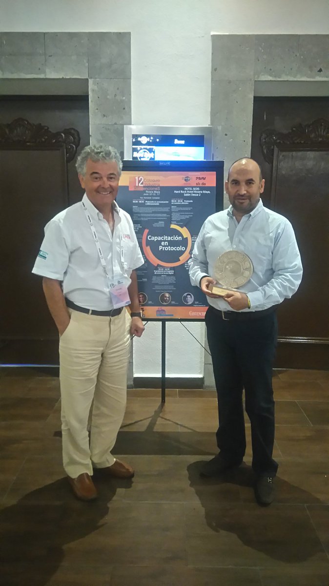 FelipeReyes_B's tweet photo. Gracias por las atenciones @FernandoCompean, una gran experiencia este #mpRM2017
Felicidades por los primeros 15 años de @MeetingPlaceMex https://t.co/3IosjAOPyL