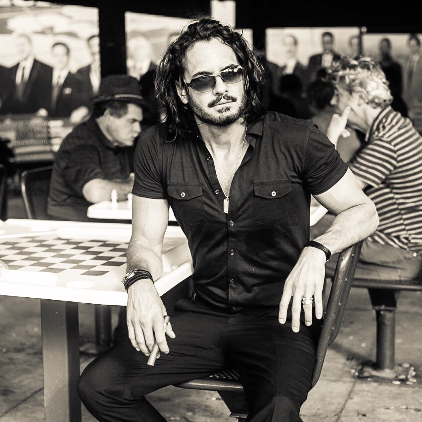 MarioCimarro's tweet photo. ....DF 20*☀️ , Los Angeles 10*⛅️nublado , New York 3* ❄️nieve 🎶.... https://t.co/HFY3TuLxrs