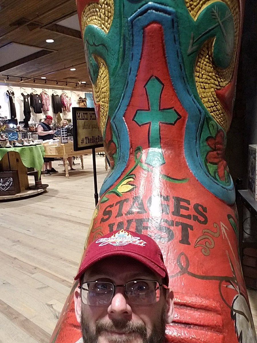 coastermikey's tweet photo. Getting Billie riding boots #TheBigBoot https://t.co/1kykr2ETRN