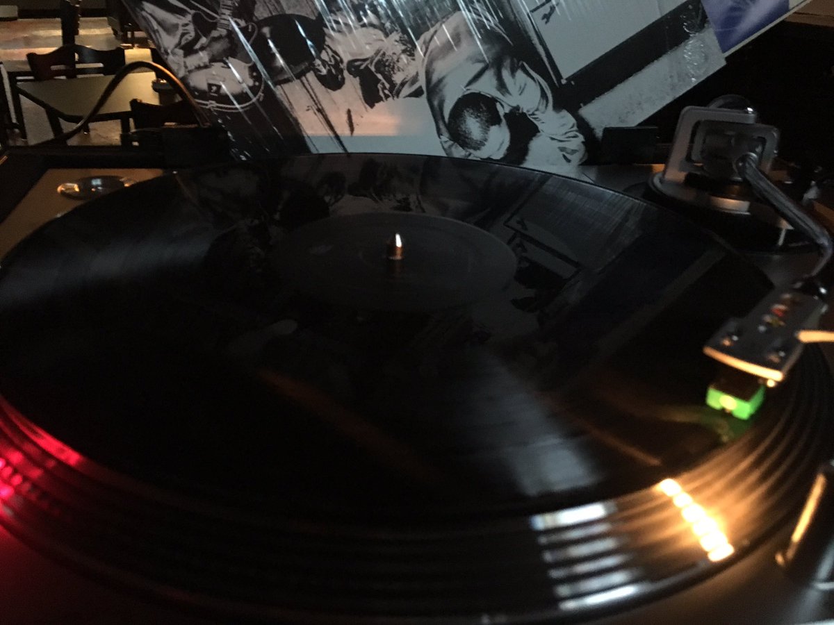 scenebeefdjs's tweet image. Records here now! 8-late @VinylTapNash