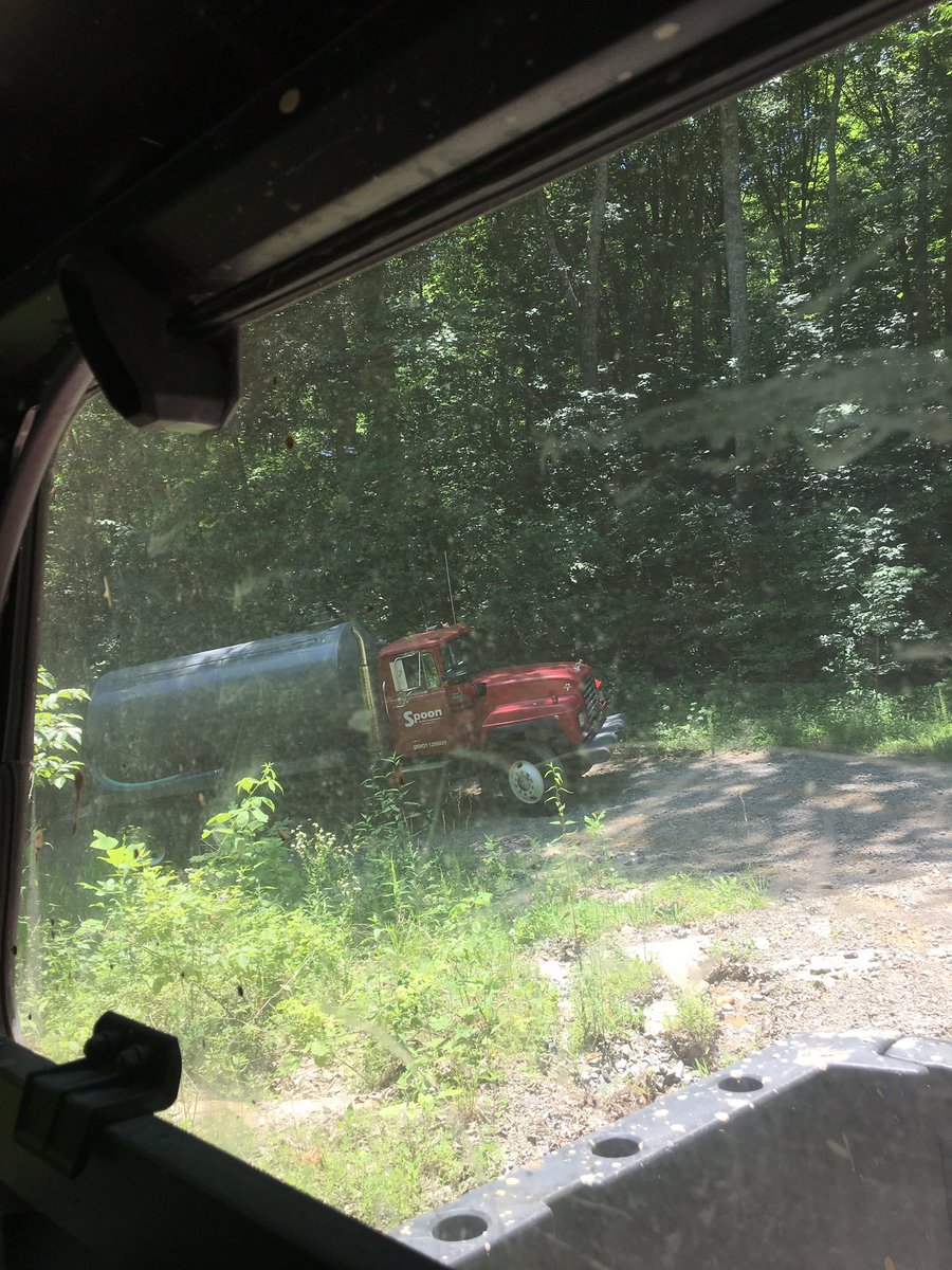 KevinSpoon1's tweet photo. Gotta a little action in today just 4 miles from the shop! #oilandgas #kinkyknob #razorriding https://t.co/Z8rFmgCndr