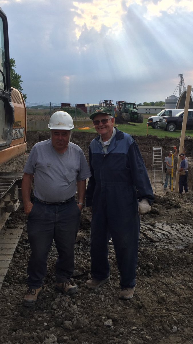 rayvmolen's tweet photo. Both these guys still going strong after 70yrs! #neverstopworking #build17 @Larry'sBackhoe https://t.co/EkzFmOtVeL