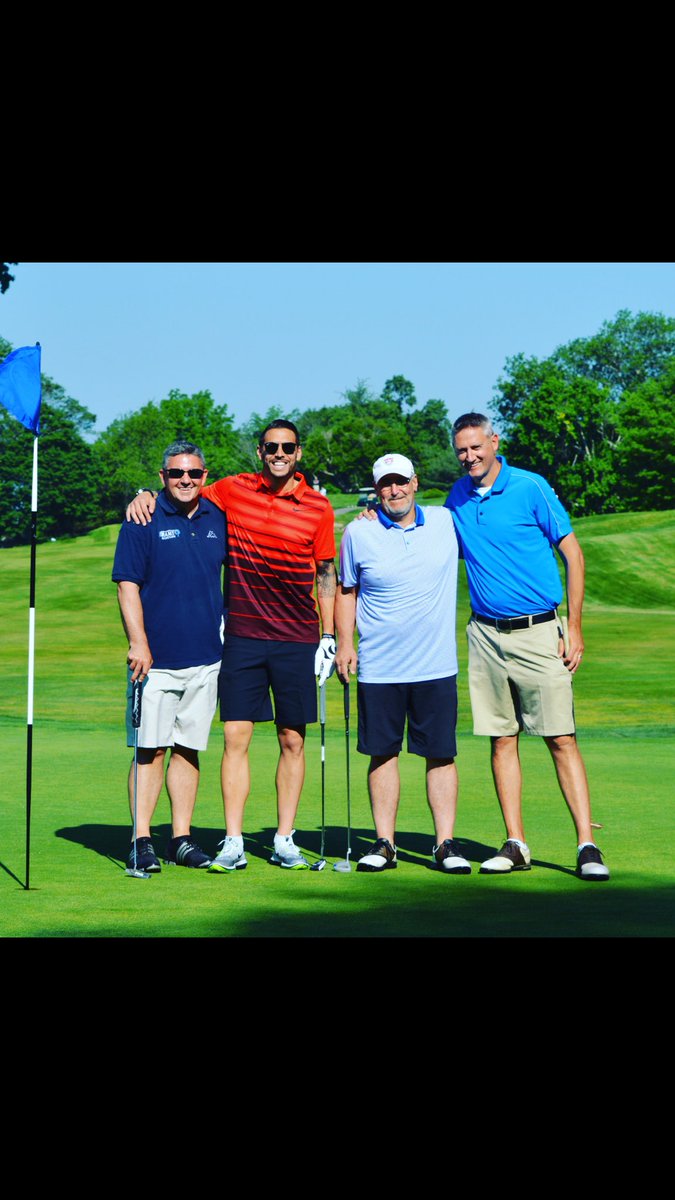 CoachGElliott's tweet photo. Fresh of #USAvsMex it was gr8 2 spend 🕰w/ @GeoffCameron @epatrickmaguire & Mr. Cam at @rhodymsoc 🏌️tourney @ValleyCC_RI #stick2⚽️ #GoRhody https://t.co/0T37TKPFqb